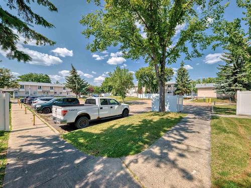 67 Lakewood Village Nw Nw, Edmonton, AB 