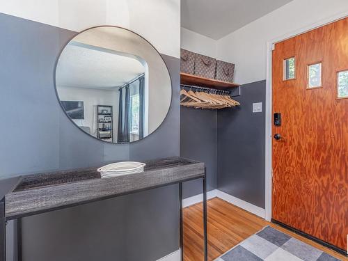 11322 51 Street, Edmonton, AB - Indoor Photo Showing Bathroom