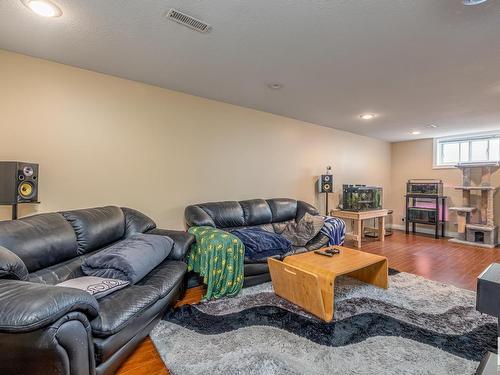 11322 51 Street, Edmonton, AB - Indoor Photo Showing Living Room