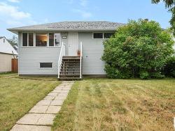 11022 157 ST NW  Edmonton, AB T5P 2W5