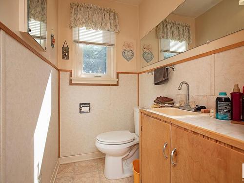 1, 24430 Twp Rd 552, Rural Sturgeon County, AB - Indoor Photo Showing Bathroom