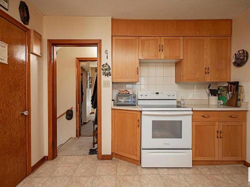 1, 24430 Twp Rd 552, Rural Sturgeon County, AB - Indoor Photo Showing Kitchen