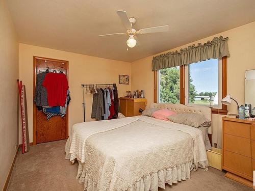 1, 24430 Twp Rd 552, Rural Sturgeon County, AB - Indoor Photo Showing Bedroom