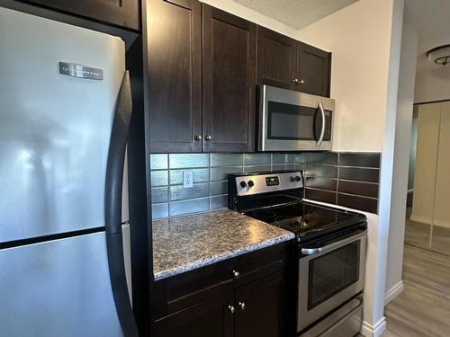 446 10636 120 Street, Edmonton, AB - Indoor Photo Showing Kitchen