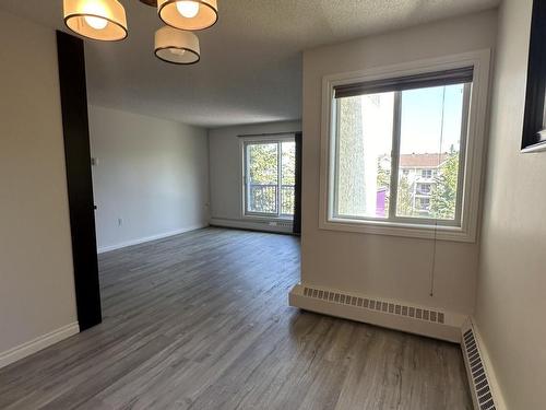 446 10636 120 Street, Edmonton, AB - Indoor Photo Showing Bathroom