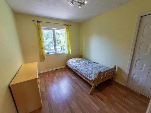 102 Parkins Avenue, Rural Lac Ste. Anne County, AB - Indoor Photo Showing Bedroom