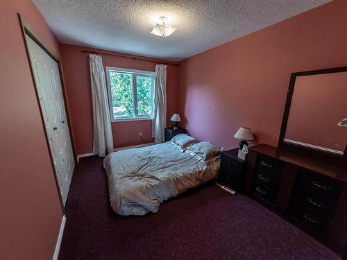 102 Parkins Avenue, Rural Lac Ste. Anne County, AB - Indoor Photo Showing Bedroom