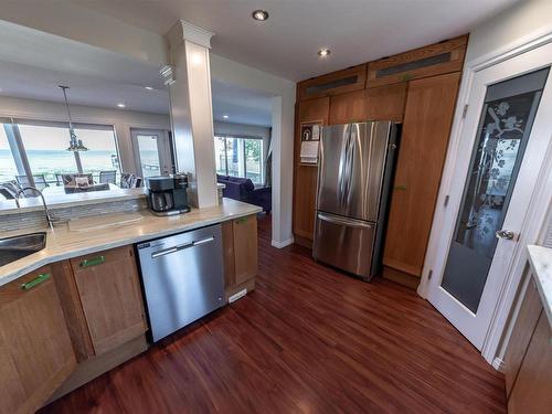 102 Parkins Avenue, Rural Lac Ste. Anne County, AB - Indoor Photo Showing Kitchen