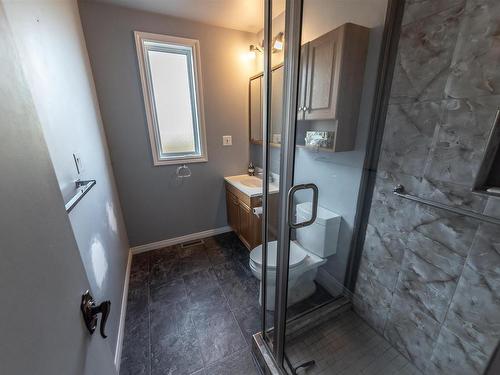 102 Parkins Avenue, Rural Lac Ste. Anne County, AB - Indoor Photo Showing Bathroom