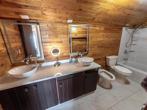 102 Parkins Avenue, Rural Lac Ste. Anne County, AB - Indoor Photo Showing Bathroom