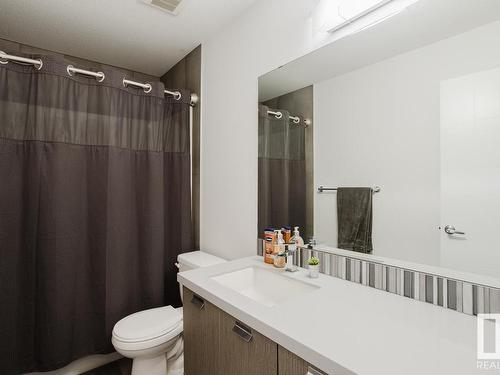 8716 150 Street, Edmonton, AB - Indoor Photo Showing Bathroom