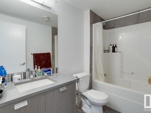 8716 150 Street, Edmonton, AB - Indoor Photo Showing Bathroom