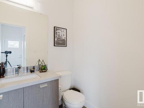 8720 150 Street, Edmonton, AB - Indoor Photo Showing Bathroom