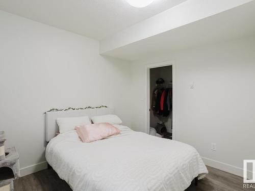 8720 150 Street, Edmonton, AB - Indoor Photo Showing Bedroom