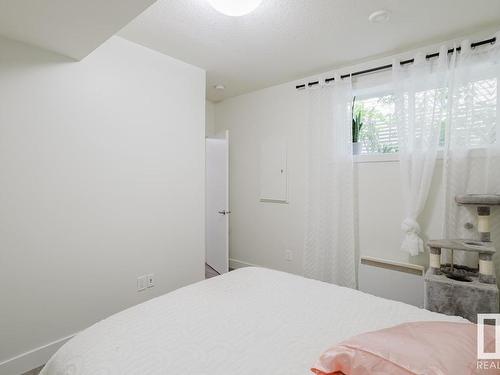 8720 150 Street, Edmonton, AB - Indoor Photo Showing Bedroom