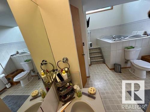 9533 150 Street Nw, Edmonton, AB - Indoor Photo Showing Bathroom