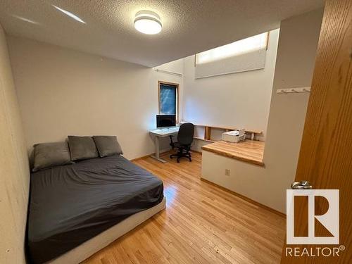 9533 150 Street Nw, Edmonton, AB - Indoor Photo Showing Bedroom