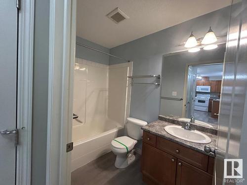 211 4903 47 Avenue, Stony Plain, AB - Indoor Photo Showing Bathroom