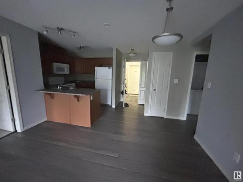 301 4903 47 Avenue, Stony Plain, AB - Indoor Photo Showing Kitchen