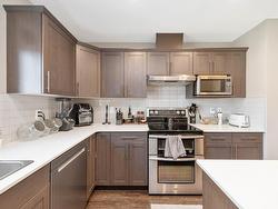 1507 22 ST NW  Edmonton, AB T6T 1B2