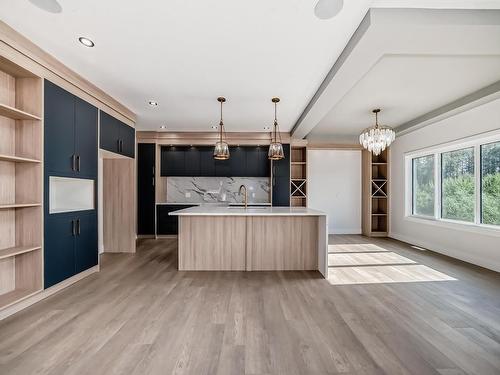 12 Meadowbrook Point(E), Spruce Grove, AB - Indoor Photo Showing Kitchen