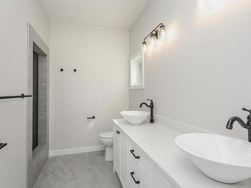 54325 Rge Rd 31, Rural Lac Ste. Anne County, AB - Indoor Photo Showing Bathroom