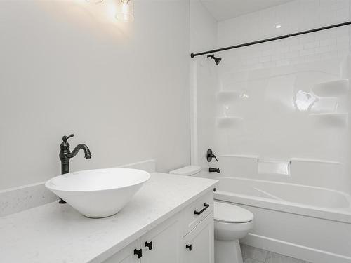 54325 Rge Rd 31, Rural Lac Ste. Anne County, AB - Indoor Photo Showing Bathroom