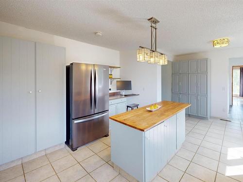 51 53026 Hghway 31, Rural Parkland County, AB - Indoor Photo Showing Kitchen