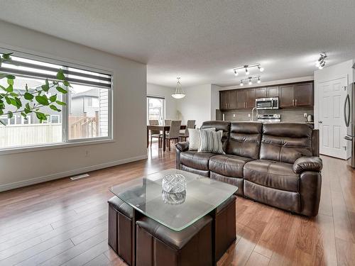 2875 Maple Wy Nw, Edmonton, AB 