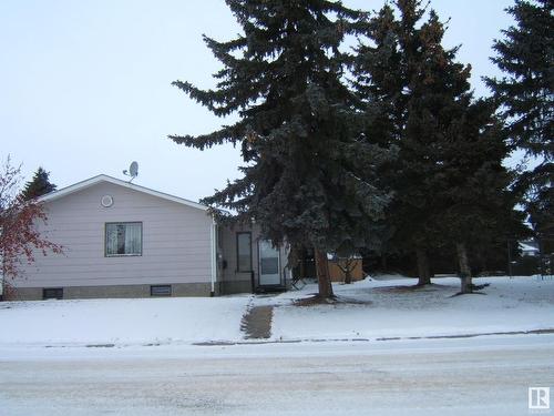 5302 47 Avenue, Vegreville, AB - Indoor Photo Showing Dining Room