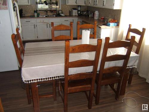 5302 47 Avenue, Vegreville, AB - Indoor Photo Showing Dining Room