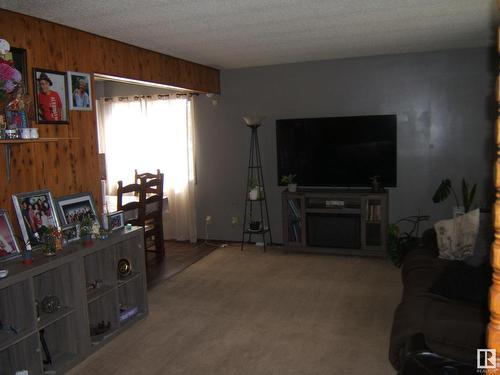 5302 47 Avenue, Vegreville, AB - Indoor