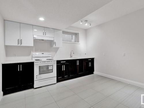 2212 22 St Nw, Edmonton, AB 