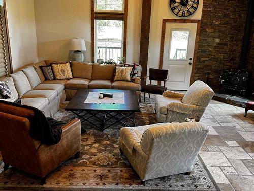 60428 Rge Rd 51, Rural Barrhead County, AB - Indoor Photo Showing Living Room