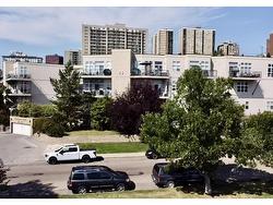 #109 9804 101 ST NW  Edmonton, AB T5K 2X3