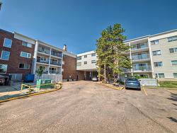 #131 4404 122 ST NW NW  Edmonton, AB T6J 4A9