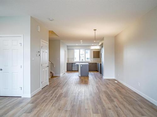 17647 49 Street, Edmonton, AB - Indoor Photo Showing Living Room