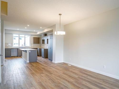 17647 49 Street, Edmonton, AB - Indoor Photo Showing Kitchen