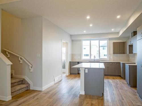 17647 49 Street, Edmonton, AB - Indoor Photo Showing Kitchen