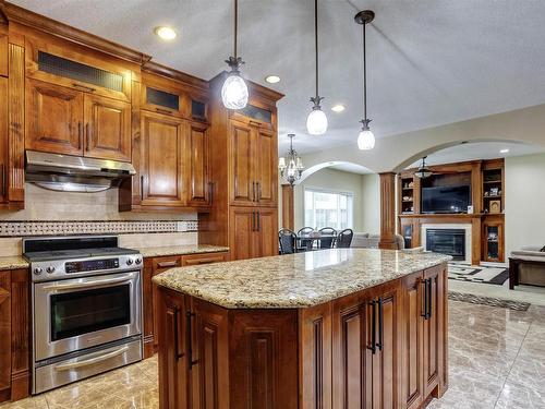 1519 68 Street, Edmonton, AB - Indoor Photo Showing Kitchen