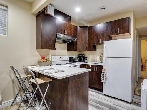 1519 68 Street, Edmonton, AB - Indoor Photo Showing Kitchen