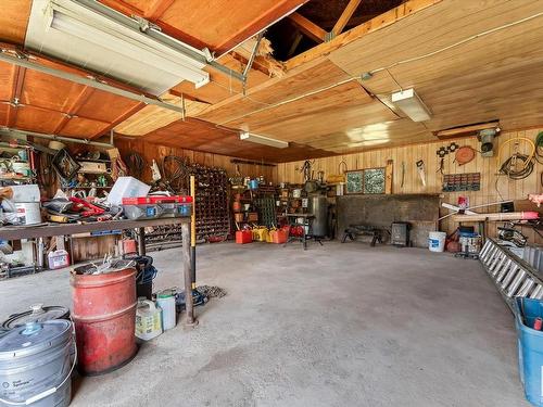 10024 Twp 533, Rural Yellowhead, AB - Indoor Photo Showing Garage