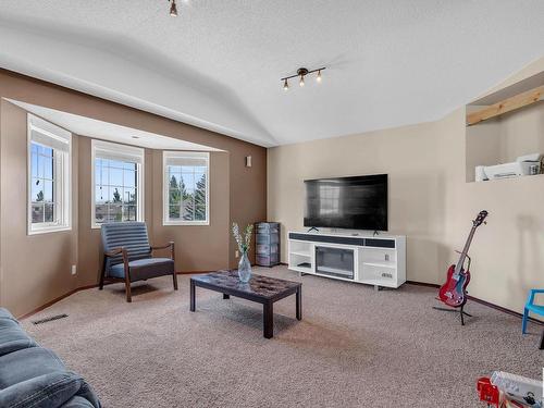 1104 116A St Nw, Edmonton, AB 