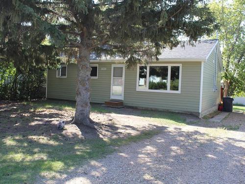 4829 54 Av, Elk Point, AB 