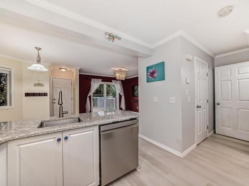 15036 135 Street, Edmonton, AB - Indoor Photo Showing Kitchen