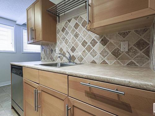 3 10515 80 Avenue, Edmonton, AB - Indoor Photo Showing Kitchen