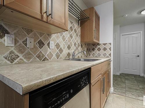 3 10515 80 Avenue, Edmonton, AB - Indoor Photo Showing Kitchen