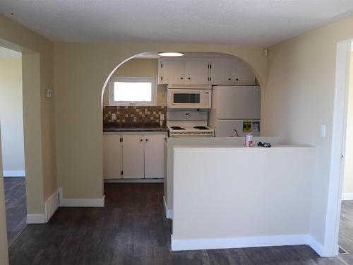 4815 56 Ave, Wetaskiwin, AB - Indoor Photo Showing Kitchen