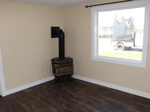 4815 56 Ave, Wetaskiwin, AB - Indoor Photo Showing Other Room