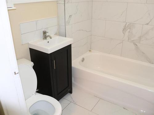 4815 56 Ave, Wetaskiwin, AB - Indoor Photo Showing Bathroom